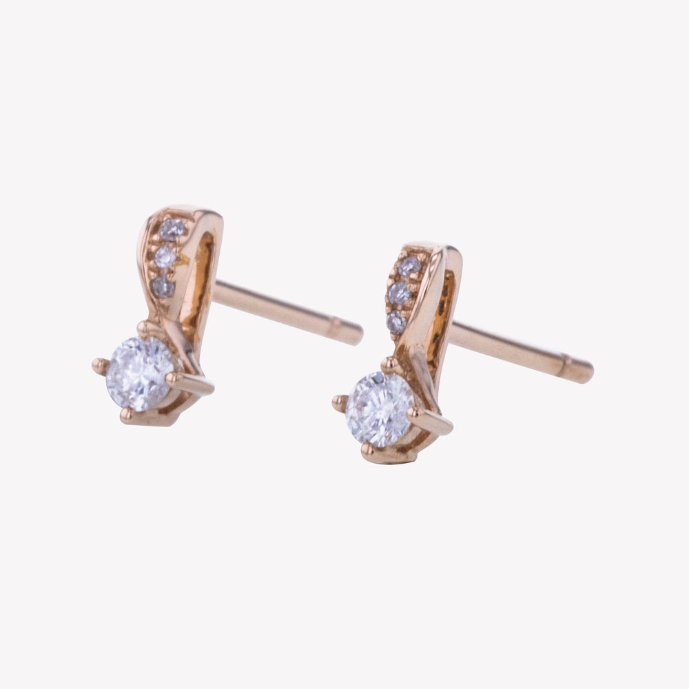 
                  
                    R/G Diamond Earring
                  
                