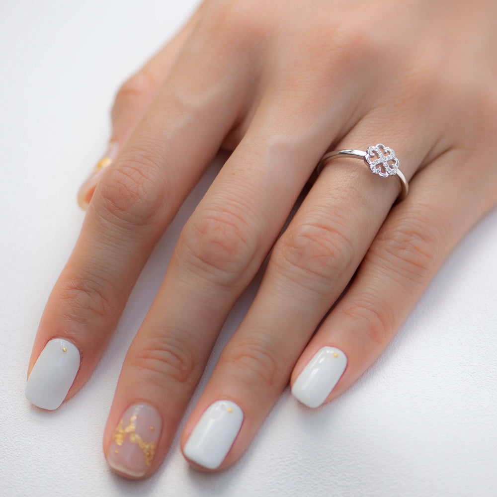 
                  
                    Clover Ring in White Gold
                  
                