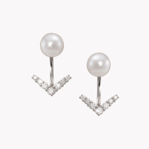 
                  
                    Dreams Come True By Jeraldine (MyBKK Shop) |  White Gold Tiara Shaped Earrings with Pearls & Diamonds
                  
                